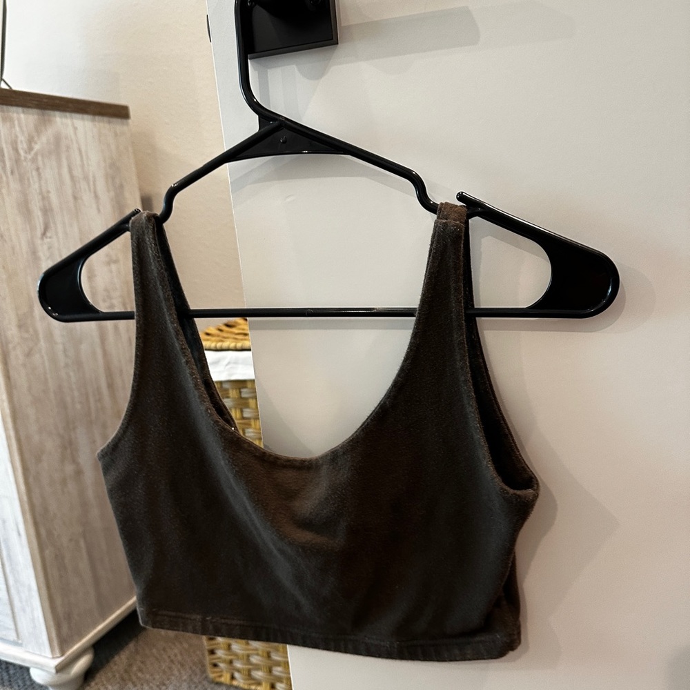 Crop Tops - Picture 2 of 4